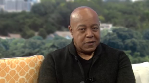peabo-bryson,-vencedor-do-grammy-com-musicas-de-‘a-bela-e-a-fera’-e-‘aladdin’,-morre-aos-75-anos