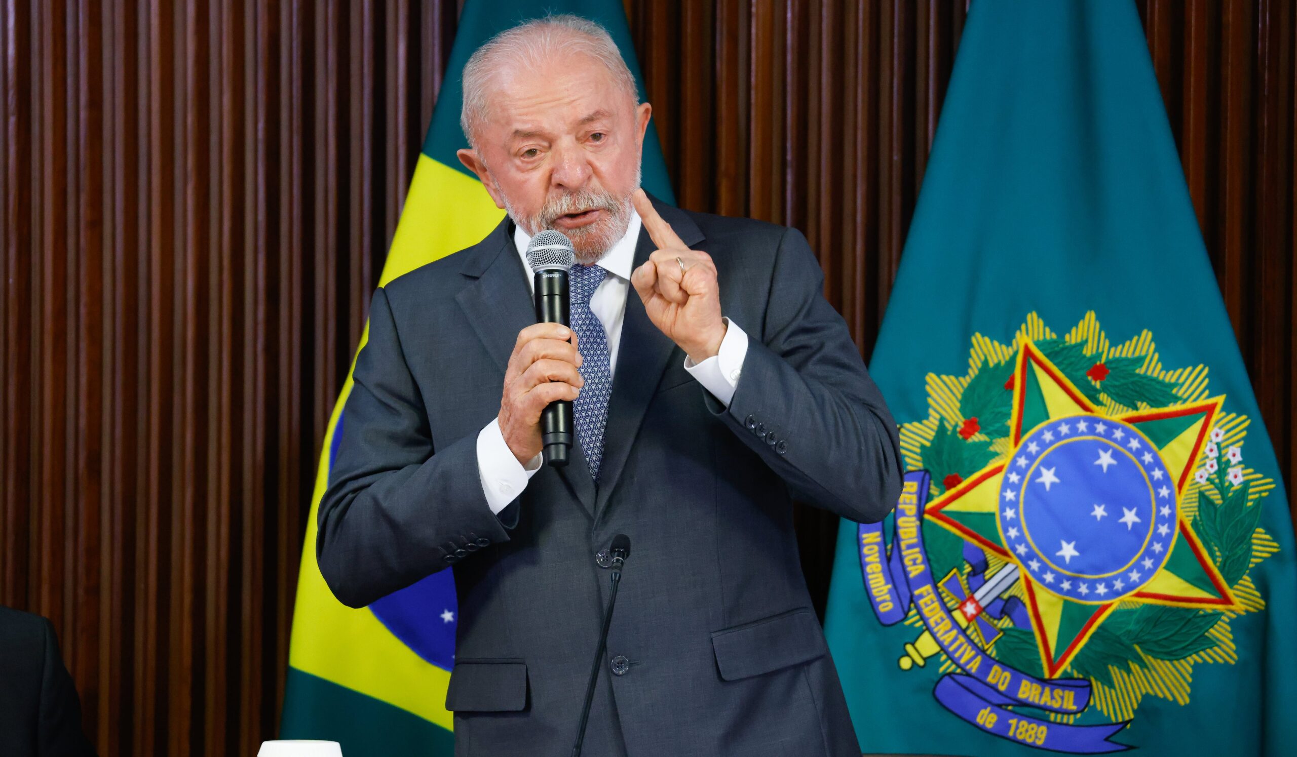 com-versiculos-biblicos-e-pauta-eleitoral,-pt-lanca-carta-aos-evangelicos-para-2026