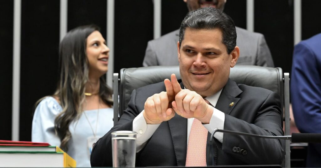 proposta-de-delacao-de-daniel-vorcaro-tem-acusacao-de-propina-contra-alcolumbre,-diz-revista