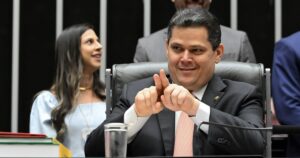 proposta-de-delacao-de-daniel-vorcaro-tem-acusacao-de-propina-contra-alcolumbre,-diz-revista