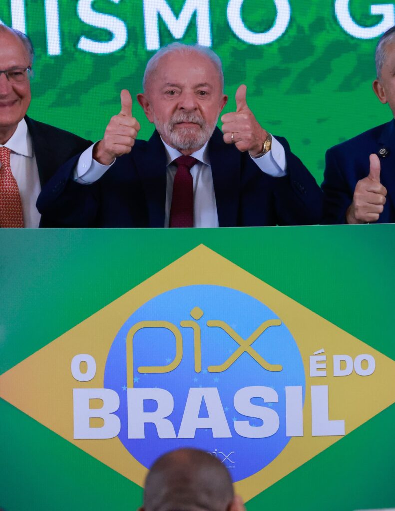 frente-parlamentar-e-delegados-repudiam-fala-de-lula-sobre-delegacias-e-celulares-roubados