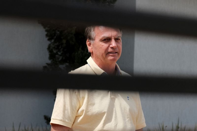 de-cirurgia-no-ombro-a-arma-em-blitz:-os-90-dias-da-domiciliar-de-bolsonaro