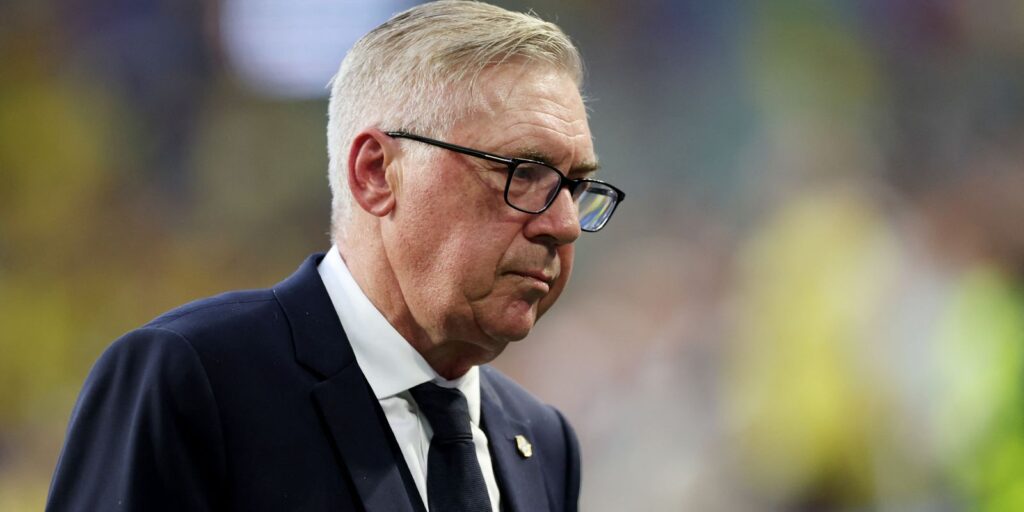 ancelotti-celebra-atuacao-solida,-mas-pede-calma-para-mata-mata