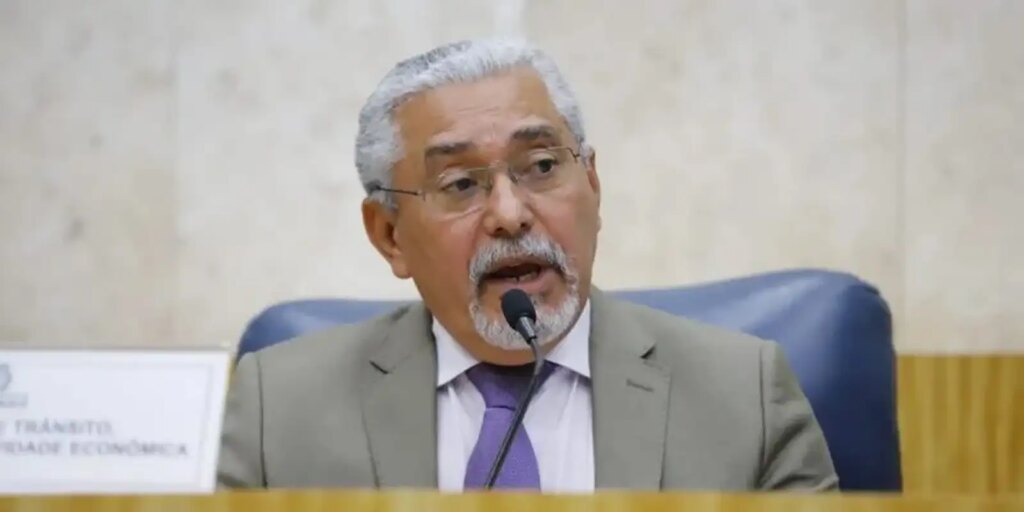vereador-de-sp-senival-moura-pede-afastamento-do-pt