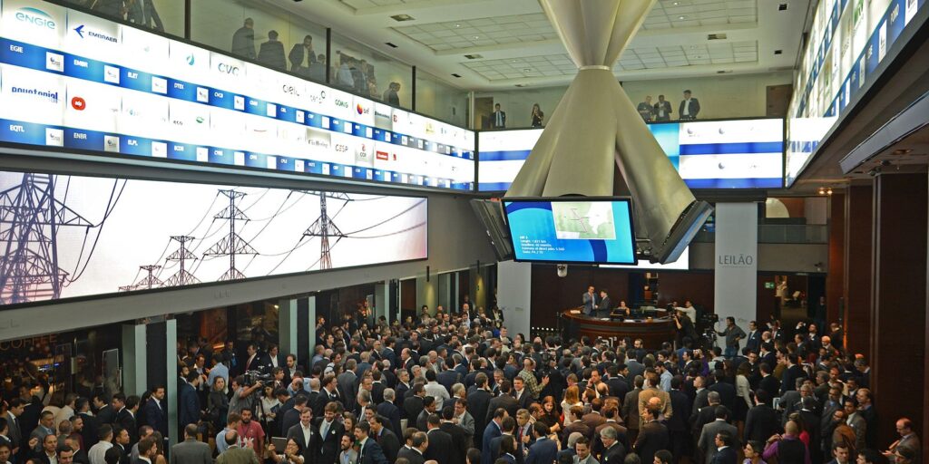 ibovespa-volta-aos-174-mil-pontos-com-aposta-na-selic,-e-dolar-cai