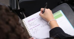 professor-alerta-sobre-erro-comum-no-enem:-‘desprezar-as-questoes-mais-simples’