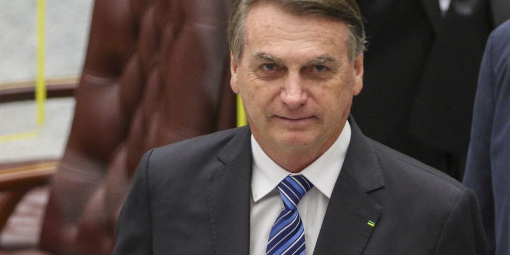 alexandre-de-moraes-decide-manter-bolsonaro-em-prisao-domiciliar