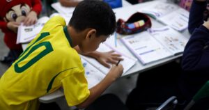 homeschooling-volta-a-pauta:-o-que-so-existe-na-escola-e-a-funcao-silenciosa-do-professor