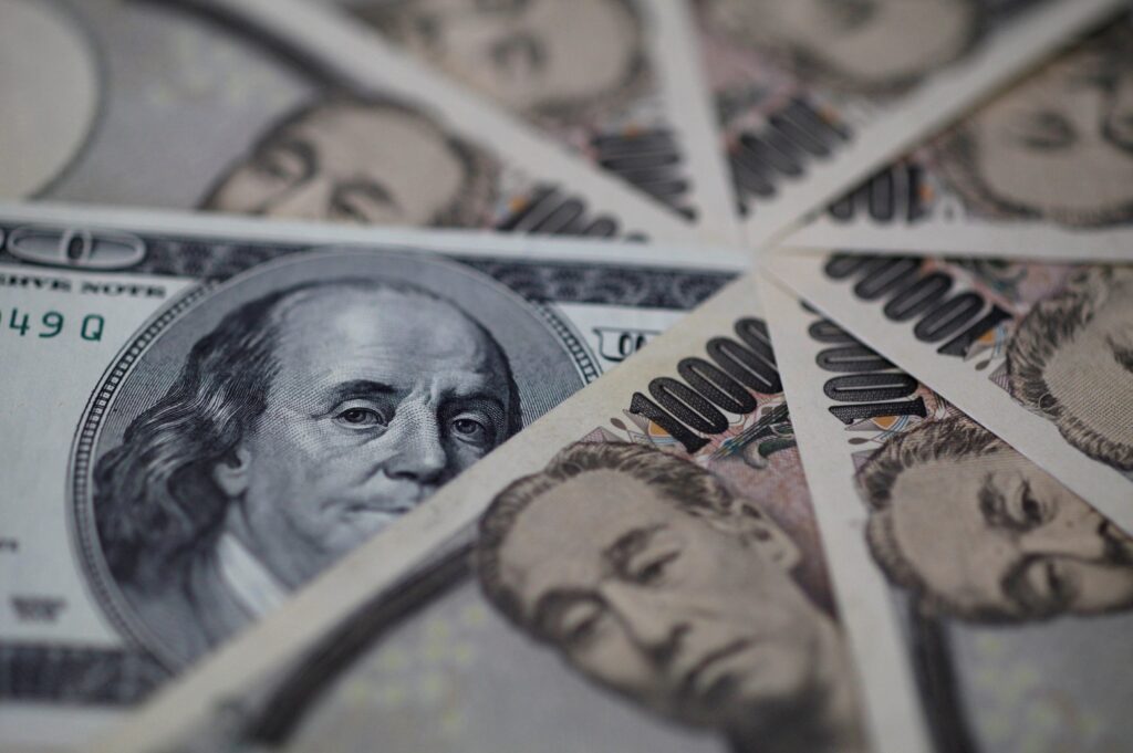 goldman-sachs-ve-dolar-mais-forte-e-iene-no-menor-nivel-em-decadas
