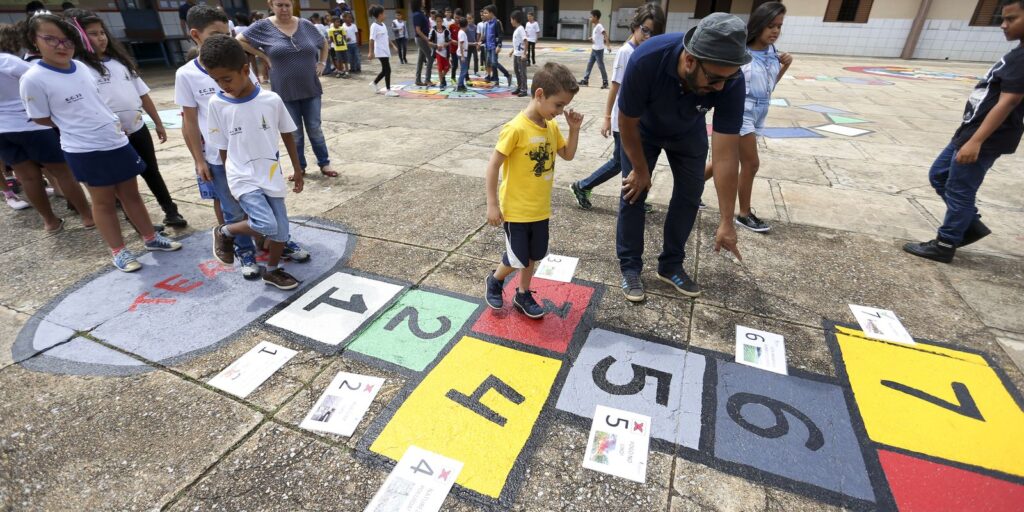 ferias-escolares-de-2027-terao-novas-datas-por-causa-da-copa-feminina