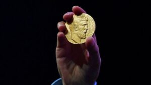 ‘nobel’-da-matematica:-quem-e-hong-wang,-3a-mulher-em-90-anos-a-ganhar-medalha-fields