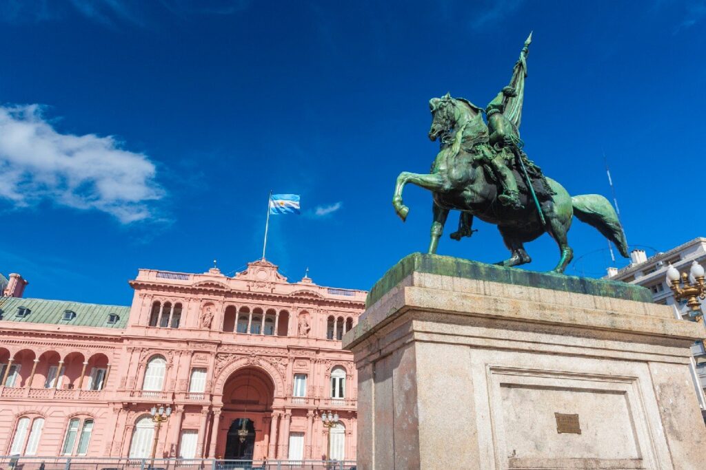 fmi-descarta-novo-emprestimo-a-argentina-e-elogia-reformas-de-milei