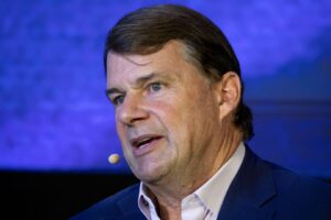ceo-da-ford-preve-‘invasao’-de-montadoras-chinesas-nos-eua