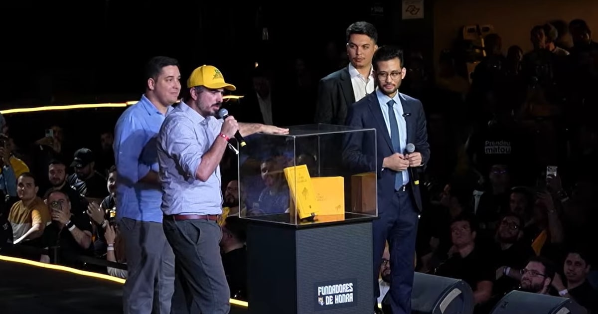 renan-santos-e-oficializado-em-ato-com-ingresso-de-ate-r$-7-mil-e-livro-de-propostas-‘de-luxo’