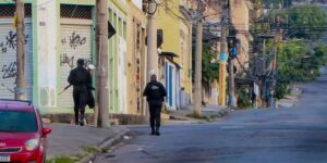 pm-do-rj-prende-13-em-acao-contra-comando-vermelho;-4-morreram