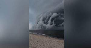 video-mostra-“tempestade-de-nuvem”-em-formacao-nos-eua