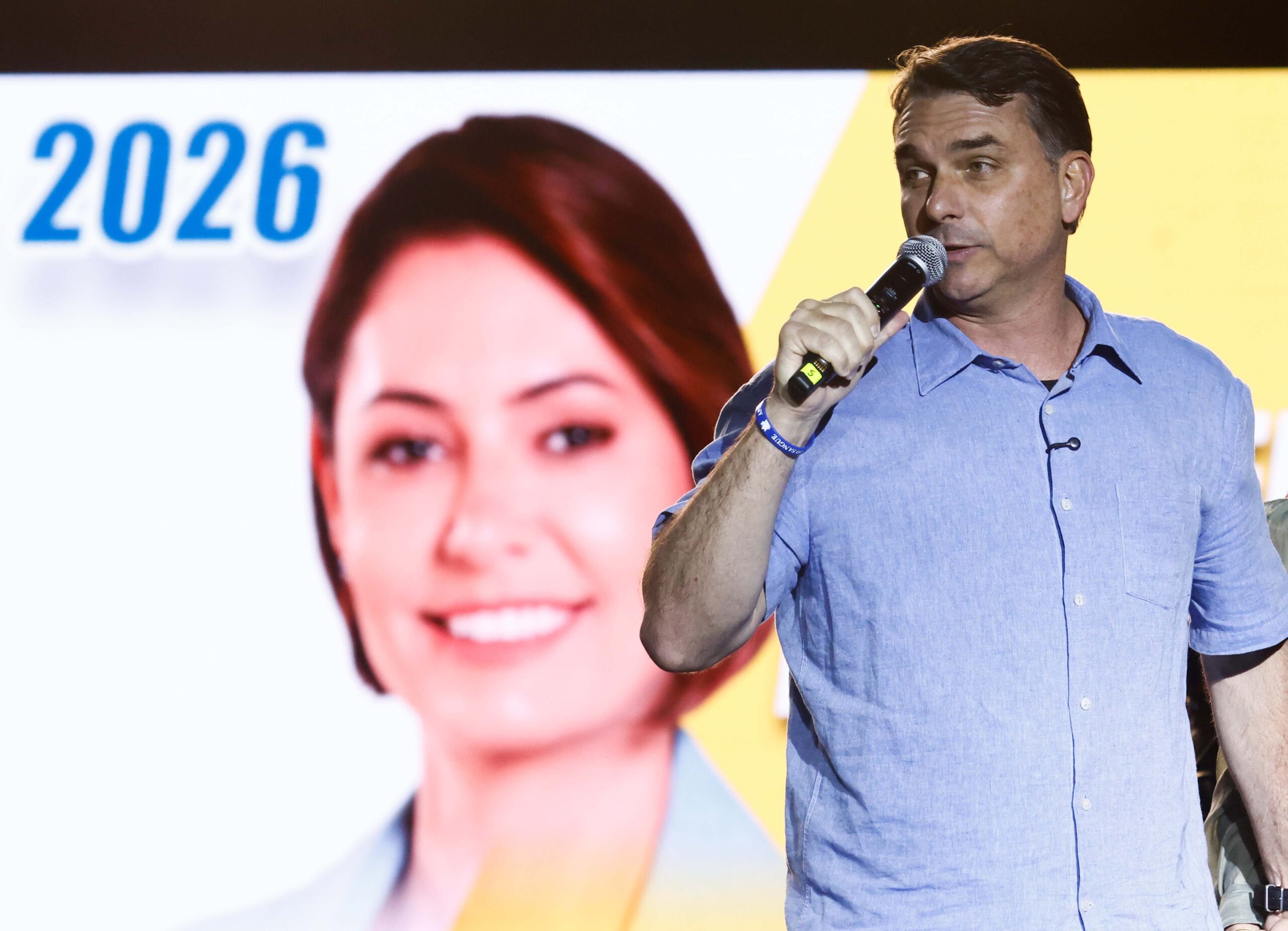 michelle-e-flavio-bolsonaro-aparecem-juntos-em-video-de-campanha-apos-rompimento-publico