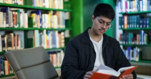 aprovados-em-faculdades-publicas-dao-dicas-para-enem-e-vestibulares:-‘nao-adianta-ficar-sem-dormir’