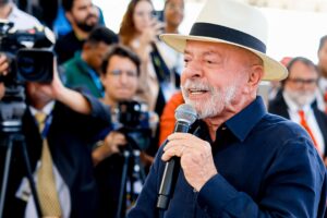 lula-volta-a-defender-soberania-e-diz-que-brasil-nao-deve-‘baixar-a-cabeca’-para-estrangeiros