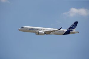 trump-ameaca-proibir-venda-de-jatos-da-bombardier-nos-eua-em-meio-a-guerra-comercial-com-canada