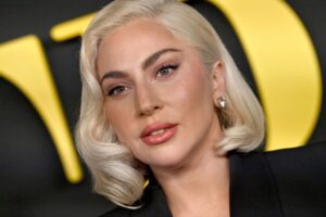lady-gaga-tem-primeiro-filho-e-e-vista-com-o-bebe;-veja-fotos