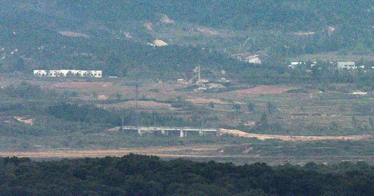 explosao-deixa-tres-militares-sul-coreanos-feridos-na-zona-desmilitarizada