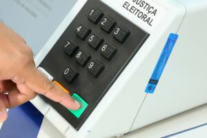 eleicoes-2026:-saiba-quem-esta-na-frente-nas-pesquisas-em-26-estados-e-no-distrito-federal