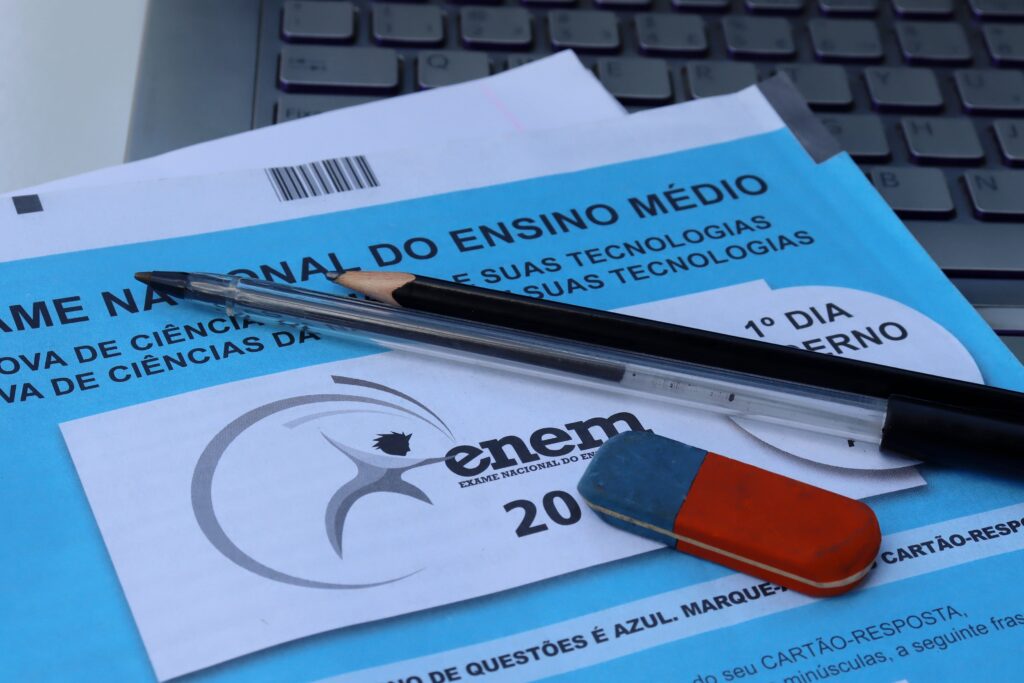 no-enem,-o-que-cai-na-prova-de-linguagens?-veja-os-temas-mais-comuns