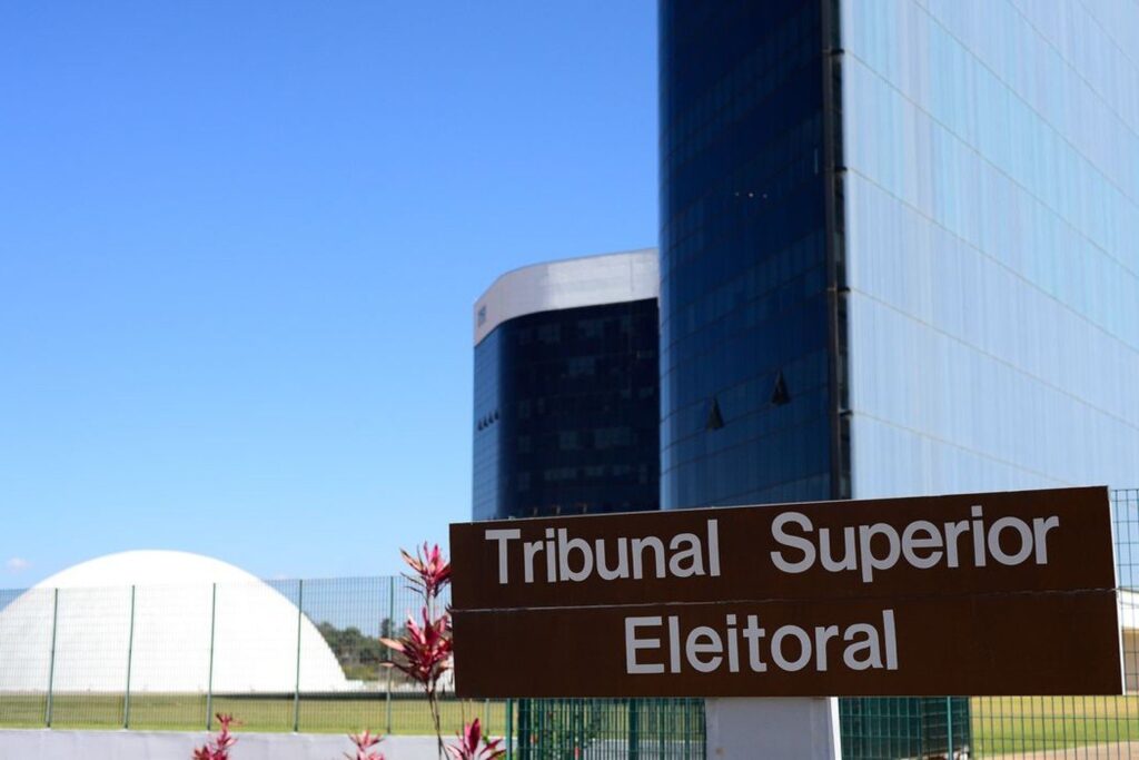 tse-manda-flavio-bolsonaro-e-aliados-removerem-video-falso-sobre-drogas-em-ato-de-lula
