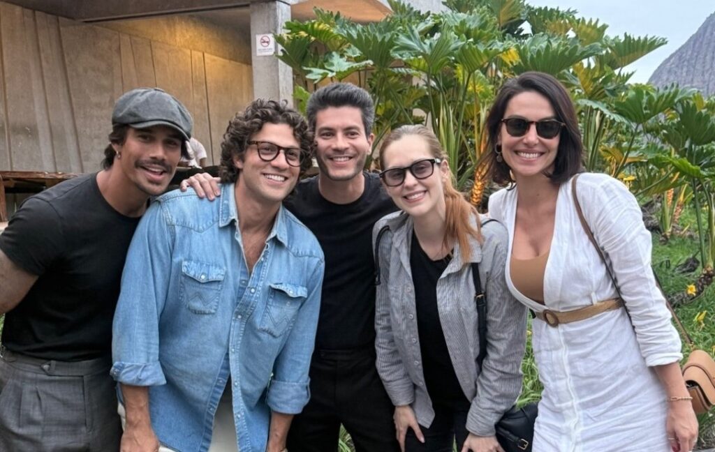 elenco-de-‘rebelde’-se-despede-de-lua-blanco:-‘sempre-em-nossos-coracoes’