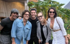 elenco-de-‘rebelde’-se-despede-de-lua-blanco:-‘sempre-em-nossos-coracoes’
