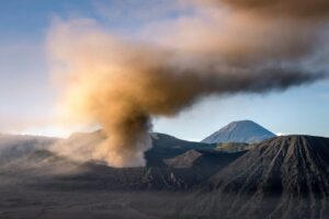 estudo-revela-como-comunidades-sobreviveram-a-uma-erupcao-no-japao-ha-7.300-anos