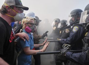 governo-trump-anuncia-envio-de-outros-2-mil-soldados-da-guarda-nacional-a-los-angeles