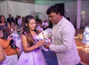 projeto-primavera:-baile-de-debutantes-superou-as-expectativas
