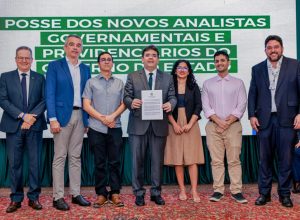 41-analistas-governamentais-e-previdenciarios-sao-empossados-pelo-governo-do-piaui