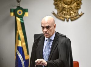moraes-brinca-e-diz-a-cid-que-ja-esta-‘acostumado’-com-criticas