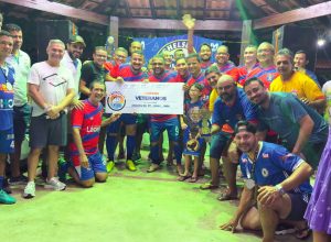 xingu-praia-clube-premia-equipes-campeas-dos-torneios-de-futebol-veterano-e-livre