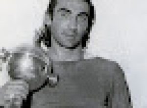 tetracampeao-da-libertadores-pelo-independiente,-miguel-angel-“zurdo”-lopez-morre-aos-83-anos