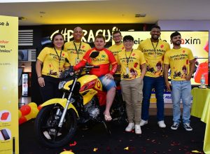 maxim-encerra-campanha-em-santarem-com-entrega-de-moto-0-km-e-premios-para-motoristas