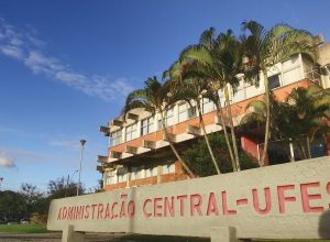 ufes-abre-concursos-para-professor-com-salario-de-ate-r$-9,5-mil