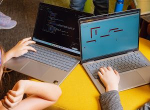 sem-professor,-2h-de-aula-e-r$-200-mil-por-ano:-como-e-uma-escola-de-ia-nos-eua