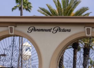 paramount-passa-a-exigir-retorno-ao-escritorio-5-dias-por-semana-antes-de-cortes-de-custos