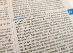 demover:-qual-o-significado-do-verbo-usado-por-advogado-e-como-uso-em-julgamento-liga-ex-presidente-a-golpe