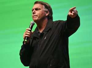 defesa-de-bolsonaro-pede-revogacao-de-prisao-domiciliar-e-uso-de-redes-sociais-ao-stf