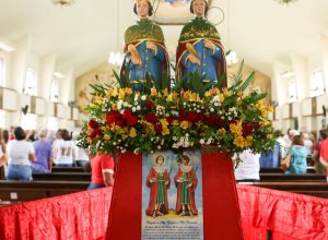 festa-de-cosme-e-damiao-e-celebrada-por-diferentes-religioes festa-de-cosme-e-damiao-e-celebrada-por-diferentes-religioes