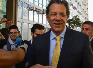 haddad-comemora-aprovacao-da-isencao-do-ir-na-camara:-“foi-um-golaco!” haddad-comemora-aprovacao-da-isencao-do-ir-na-camara:-“foi-um-golaco!”