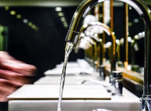 desperdicio:-97%-da-agua-que-poderia-ser-reutilizada-e-jogada-fora desperdicio:-97%-da-agua-que-poderia-ser-reutilizada-e-jogada-fora