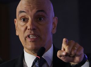 moraes-suspende-decisao-que-destituiu-defesa-de-reus-da-trama-golpista moraes-suspende-decisao-que-destituiu-defesa-de-reus-da-trama-golpista
