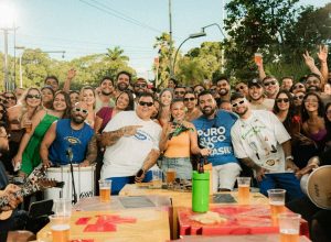 menos-e-mais-e-simone-mendes-batem-recorde-com-musica-que-ficou-por-mais-tempo-em-1o-no-spotify menos-e-mais-e-simone-mendes-batem-recorde-com-musica-que-ficou-por-mais-tempo-em-1o-no-spotify