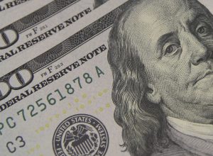dolar-cai-para-r$-5,46-com-alivio-nas-tensoes-entre-eua-e-china dolar-cai-para-r$-5,46-com-alivio-nas-tensoes-entre-eua-e-china